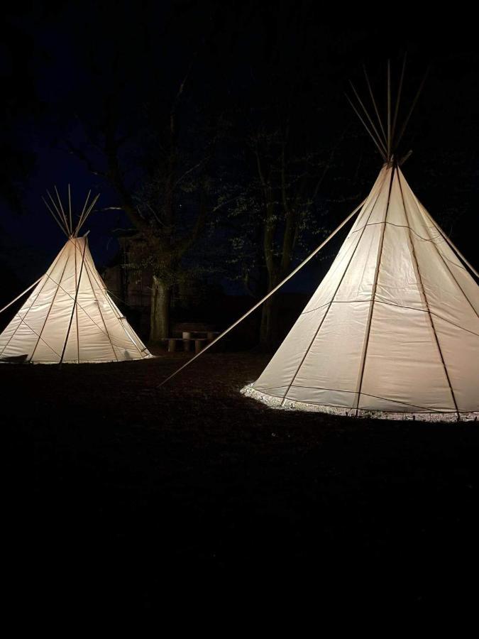 Chateau Moravany - Apartmany, Teepee A Wellness Ronow an der Doubrava Εξωτερικό φωτογραφία