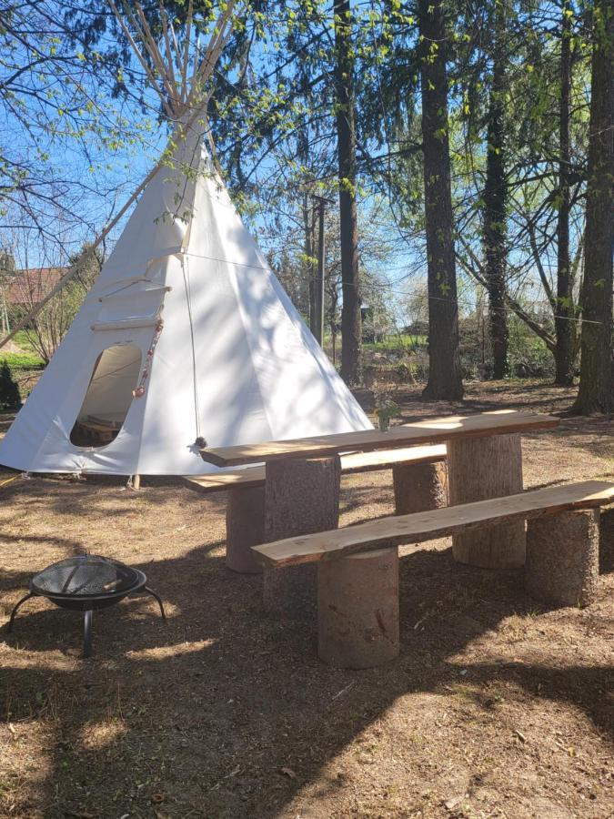 Chateau Moravany - Apartmany, Teepee A Wellness Ronow an der Doubrava Εξωτερικό φωτογραφία