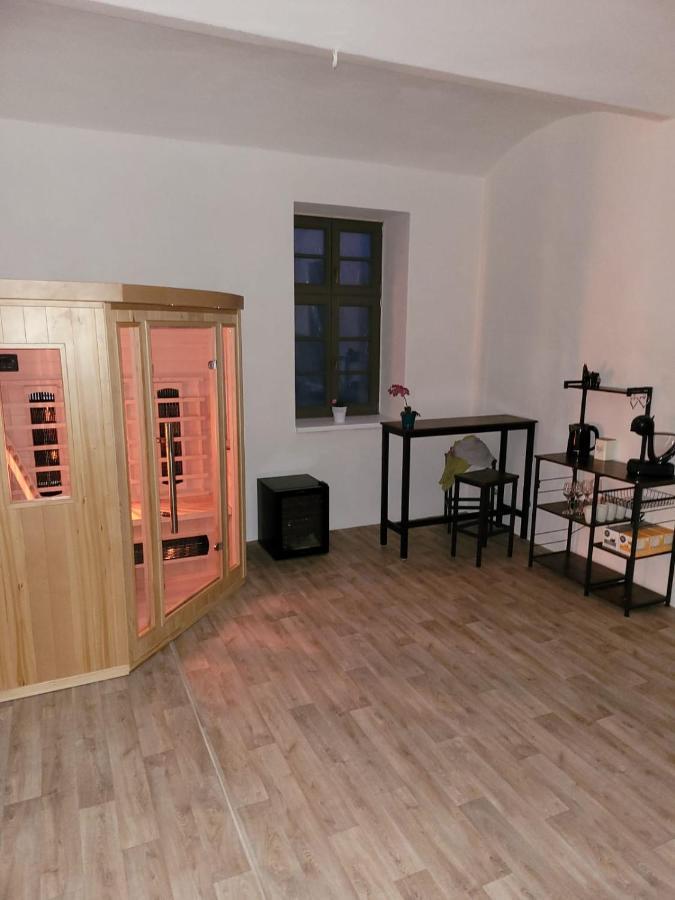 Chateau Moravany - Apartmany, Teepee A Wellness Ronow an der Doubrava Εξωτερικό φωτογραφία