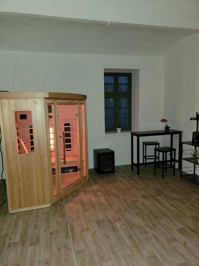 Chateau Moravany - Apartmany, Teepee A Wellness Ronow an der Doubrava Εξωτερικό φωτογραφία