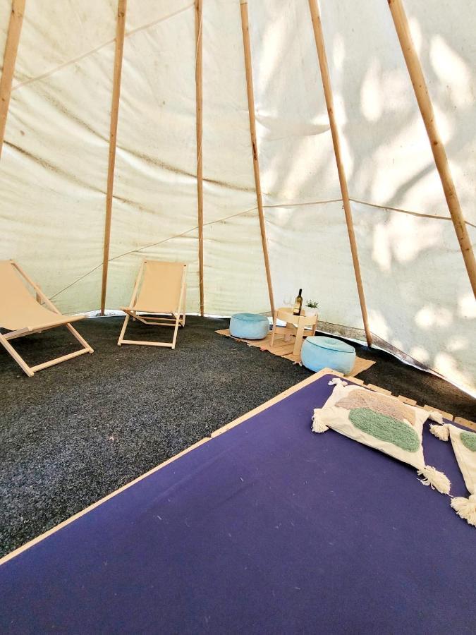 Chateau Moravany - Apartmany, Teepee A Wellness Ronow an der Doubrava Εξωτερικό φωτογραφία
