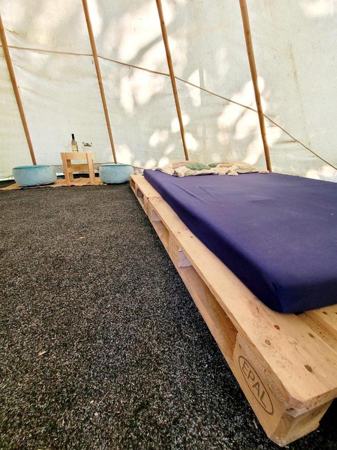 Chateau Moravany - Apartmany, Teepee A Wellness Ronow an der Doubrava Εξωτερικό φωτογραφία