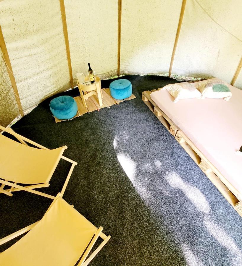 Chateau Moravany - Apartmany, Teepee A Wellness Ronow an der Doubrava Εξωτερικό φωτογραφία