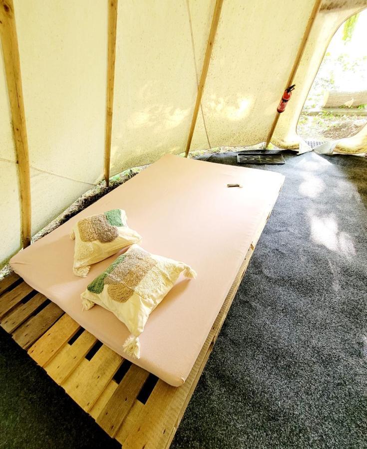 Chateau Moravany - Apartmany, Teepee A Wellness Ronow an der Doubrava Εξωτερικό φωτογραφία