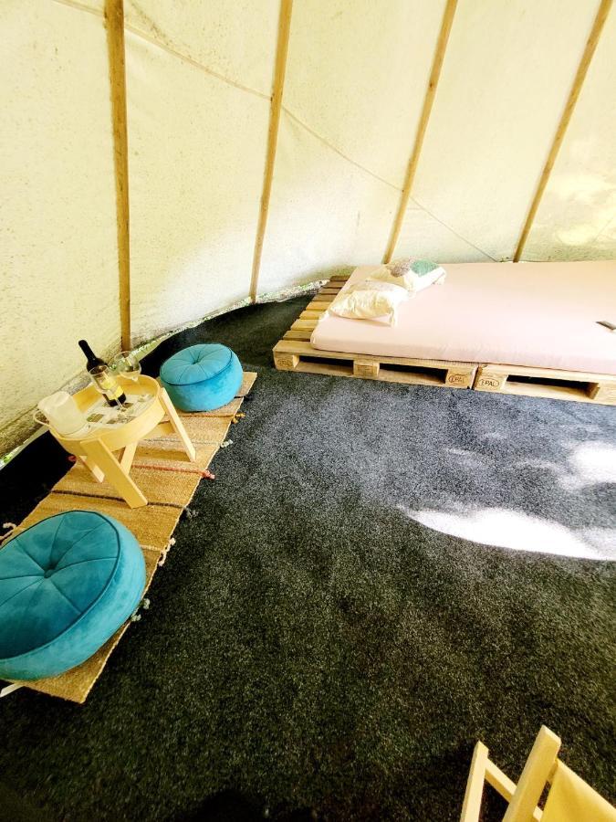 Chateau Moravany - Apartmany, Teepee A Wellness Ronow an der Doubrava Εξωτερικό φωτογραφία